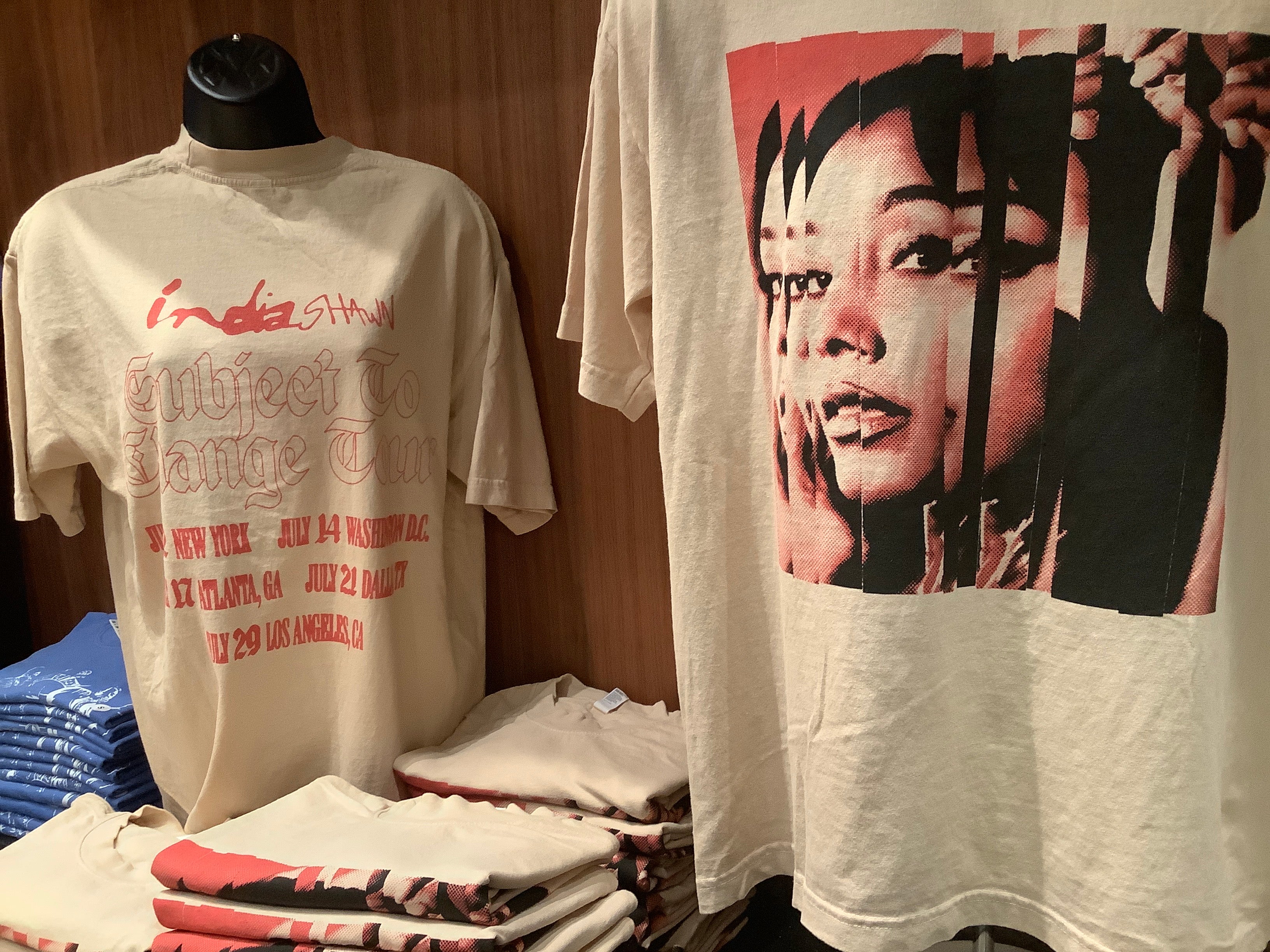 India Shawn - T-Shirt